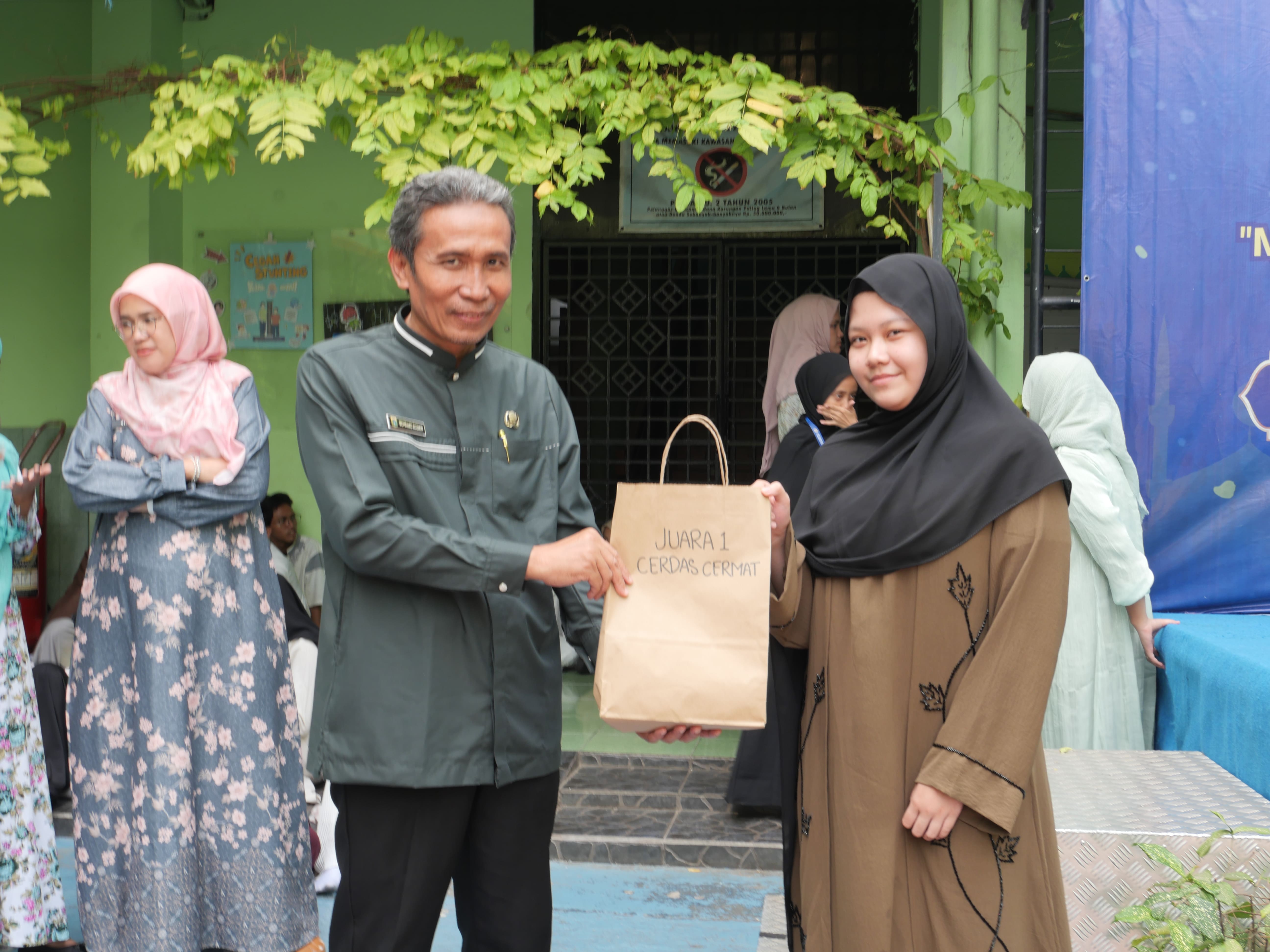Juara 1 Lomba Cerdas Cermat Islami: X MP