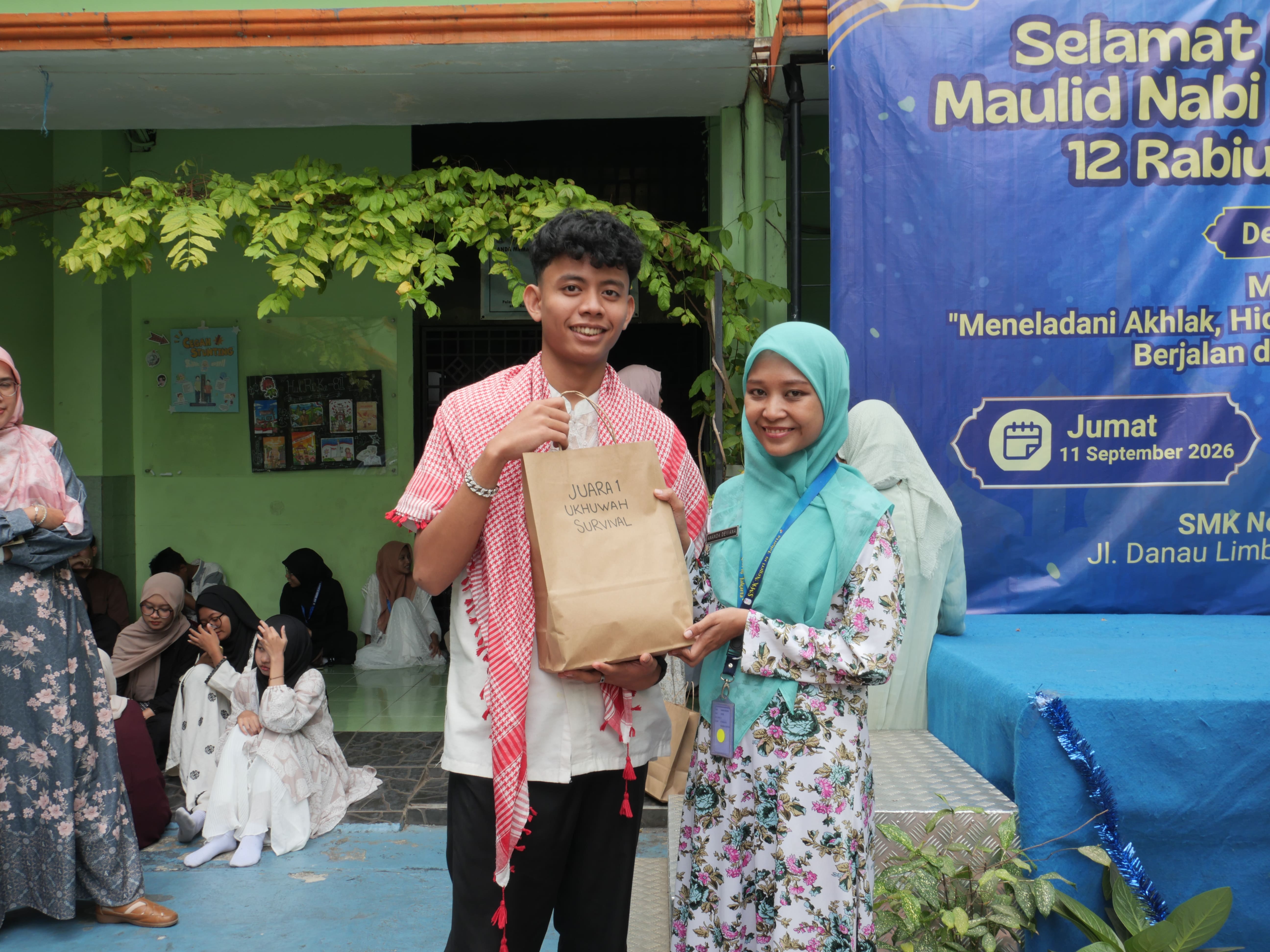 Juara 1 Lomba Ukhuwah Survival:  XI PF 1