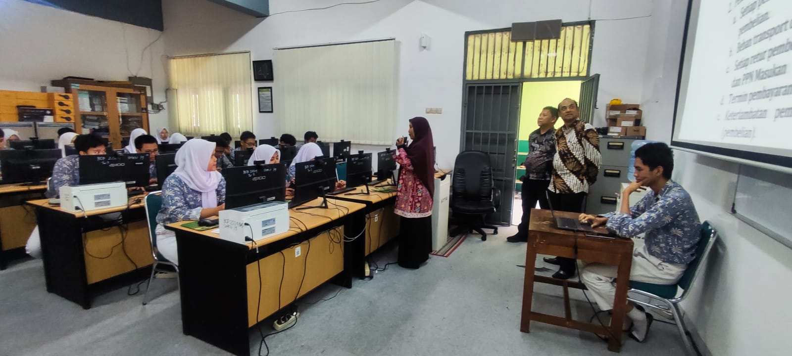 Visitasi Reakreditasi SMKN 19