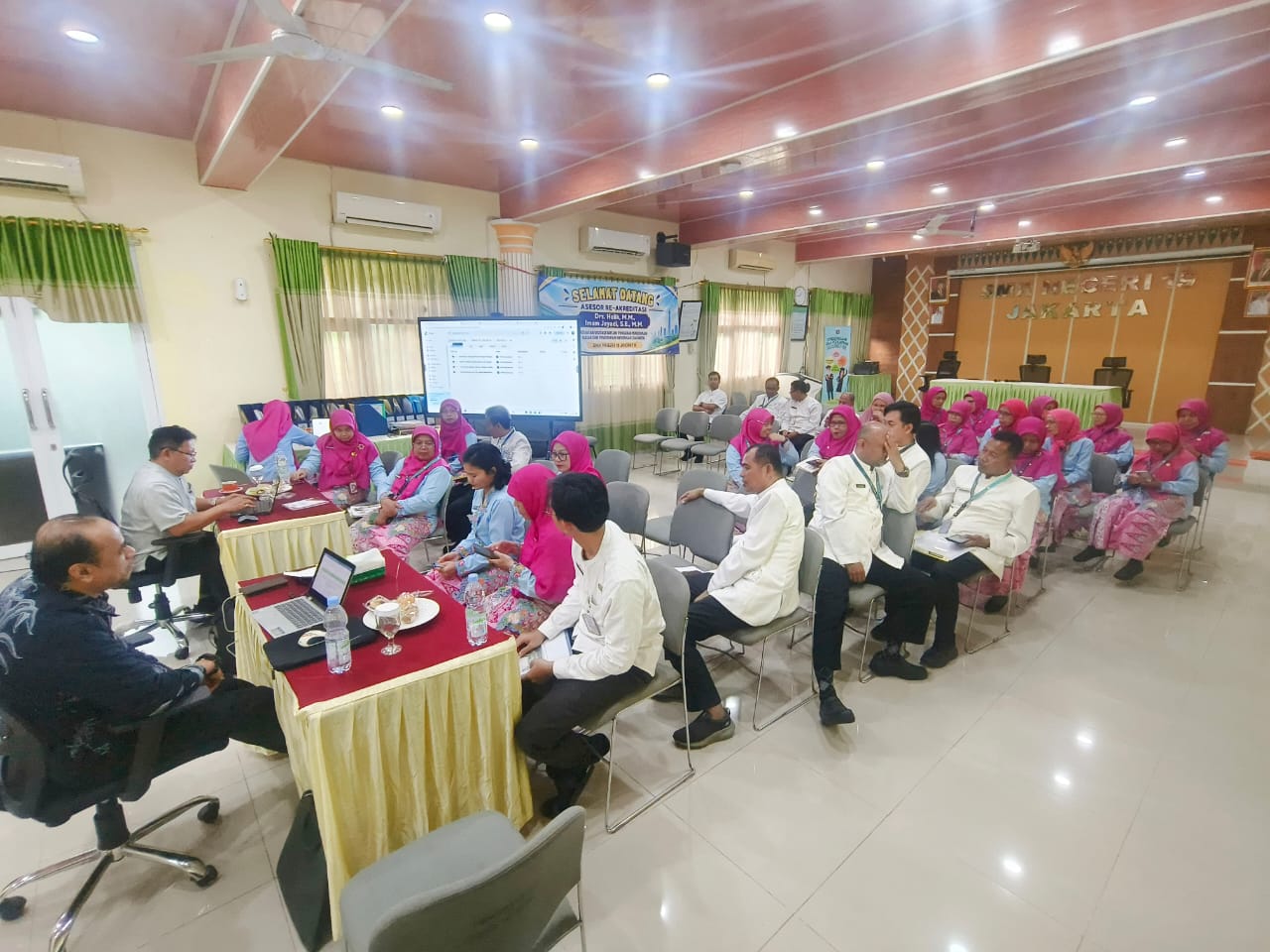 Visitasi Reakreditasi SMKN 19