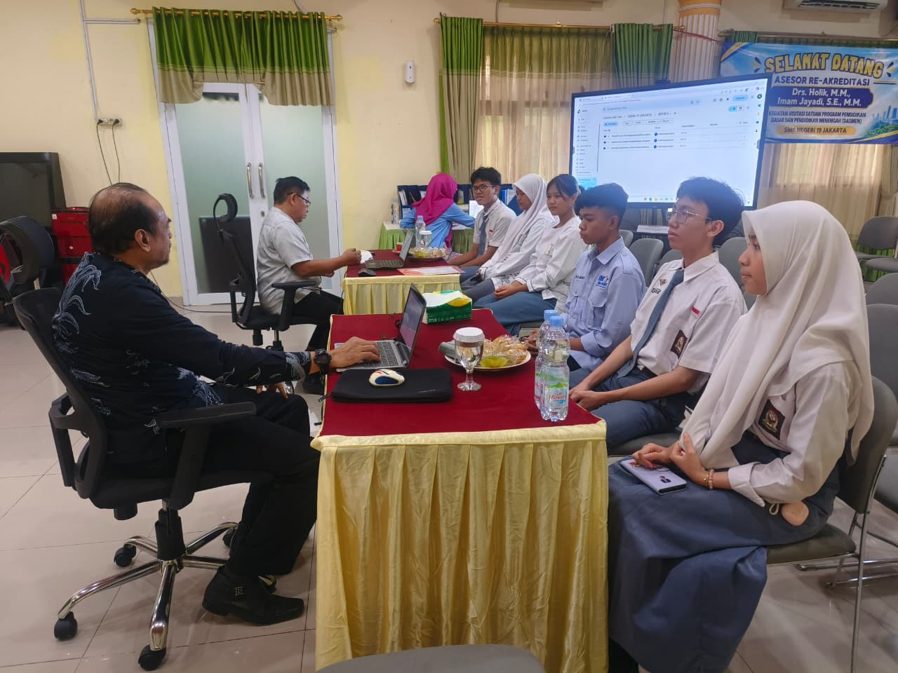Visitasi Reakreditasi SMKN 19